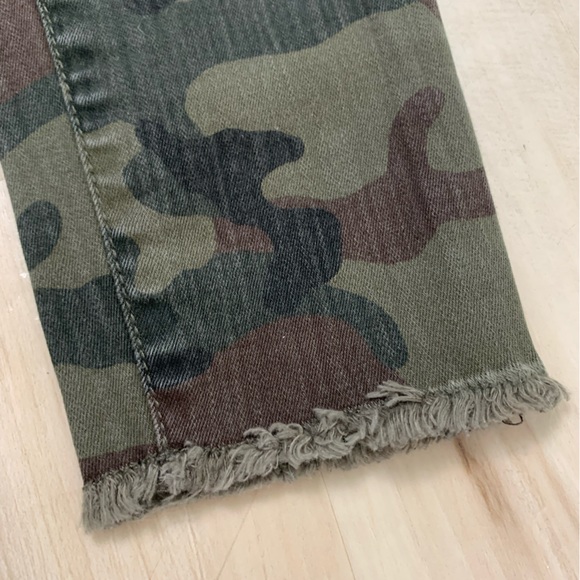 Jessica Simpson Camo Pant - Size 24 - Picture 6 of 6